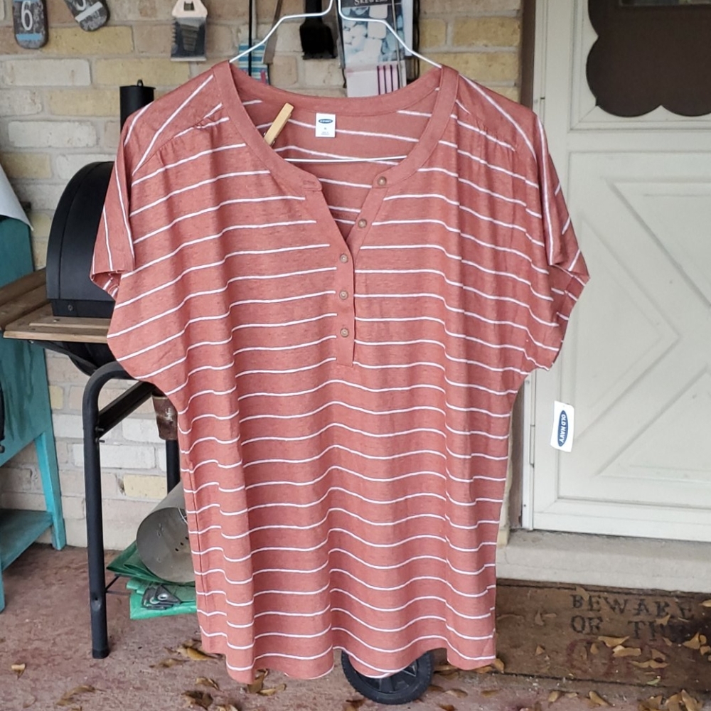 Old navy shirt